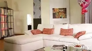 يستدرج متشردة مترجم