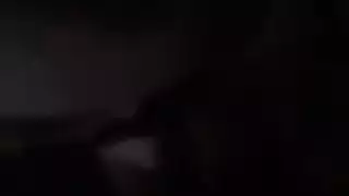 طالبة مجتهدة تحصل على جينزها الضيق الممتلئ بالقضيب