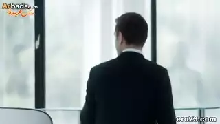 فتاة ممتلئة الجسم تجعل أربعة شباب ينزلون
