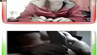مص وركوب صغير في هذا المشهد الإباحي للمراهقين