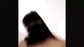 شرموطة منقبة عاوزة راجل يفشخها