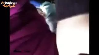فتاة مسلمة تنزل على حبيبها