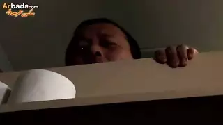 جلسة يابانية قاسية في الحمام