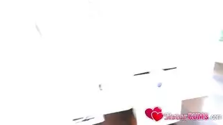 أخت زوجية تشارك في ثالوث جامح مع أخيها وصديقه المثير