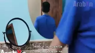 ابن الزوج يمارس الجنس بعمق في مهبل زوجة أبيه الضيق