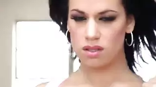 فيلم إباحي صريح: على وشك الانفجار في هزة جماع شديدة