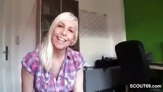 كرتون ترانس يمارس الجنس ويئن