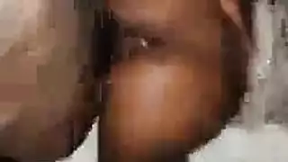 سادي صريح: رجل ينكح حمارًا بدون وقاية