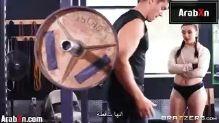 سكس مترجم نيك الطيز الابيض في الجيم