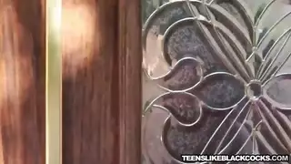 سكس العربية نادية علي في سن المراهقة طيزها دمرت مع زبر ابنوسي كبير