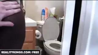 موقع الفيديو القضيب يدخل المهبل الأسود