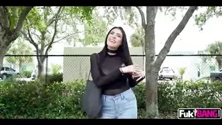 دائمًا تحتاج كسها على وجهك