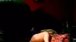 احتفال نيك مصور: هي تعمل على قضيبه في غرفة النوم