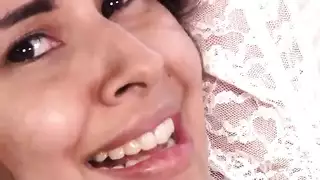 امرا تدغدغ سوتها