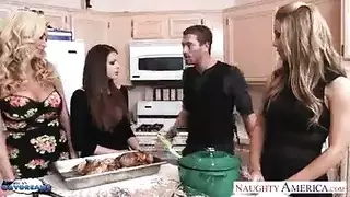 حركة لسان عميقة: لحس الكس والبظر حتى النشوة