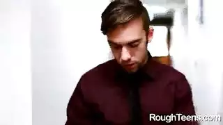 سكس ذنجي يفتح بت طبيه ذب قوي