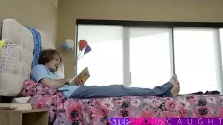 يهيج على زوجه أبوة بعد ما رءا ب ازها