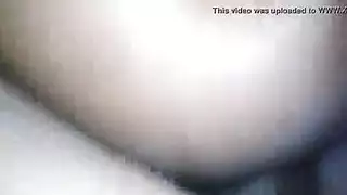 عاهرة صغيرة شقية تمتلك بقوة
