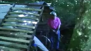 وضعية الكلب البدائية: نشاط رجل الكهف الصلب
