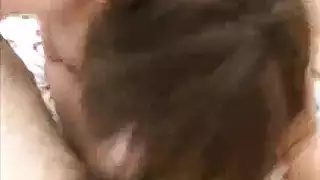 ضرب قاسي لعاهرة بيضاء سمينة مرهقة ذات أثداء و مؤخرة