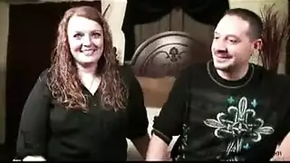 سائل منوي ساخن يملأ فتحتها الضيقة