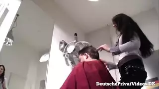 عارية تعود للمزيد من الجنس الفموي العميق