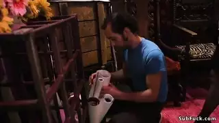 الشقراء الساخنة تتلقى قذفًا على الوجه مقابل طلبها السري