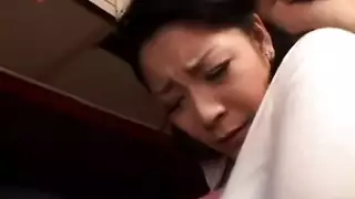 شقراء ساخنة تعرض مهبلها المفتوح لممارسة الجنس بقضيب كبير