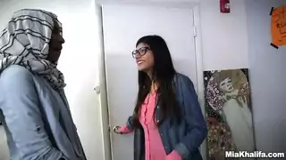 عاهرة سوداء الشعر تتوق لجنس خشن إكس إكس إكس