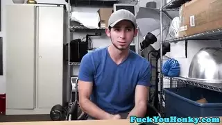 امرأة سمراء سرج بعد ندف