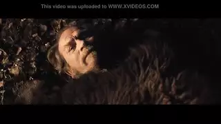 هيلاري تحصل على قذف ساخن ومكثف على وجهها
