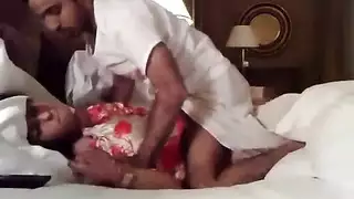 ماراثون جماع عيد الحب: فتاة مصرية تأخذ عدة قذفات