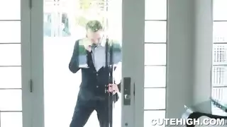 بدوية متوحشة تذهب لوضع الوحش في حفلة جنس حظيرة إكس إكس إكس