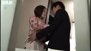 نكاح آسيوي محرم: أخ يطالب بزوجة شقيقه الجميلة