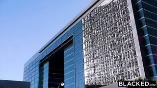 الترجمة: مقاطع جنس ساخنة، أجمل مراهقة شقراء تناك بقضيب أسود ضخم