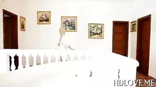 الأم الجذابة تبلع السائل المنوي بعد مص شديد