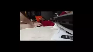 زوجة تحضر لزوجها