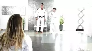 فتاة رائعة تجعلك عبد حب لها