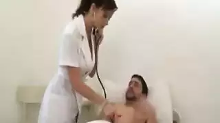 مصرية هيجانه نزله فى كسها لعب
