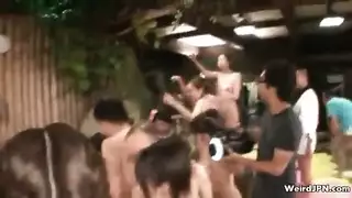 جنس جماعي صريح: أرجل مرفوعة لعيد نكاح جماعي