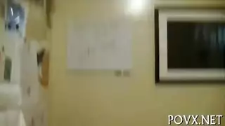 اختراق عميق لطيف في كسها المبلل
