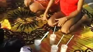 قحاب هنود في نيكة جماعية مع سائح أجنبي في فندق في مومباي