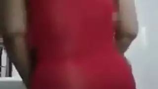 مراهقه مصريه بتصور نفسها