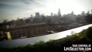 ٢ محاصر مع ساقطات خبيرات في مص القضيب في فيلم إباحي صريح