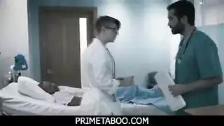 طبيب منحرف يستغل مريضة مغرية