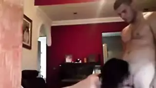 يلحس فتحاتها ثم ينيكها بخشونة