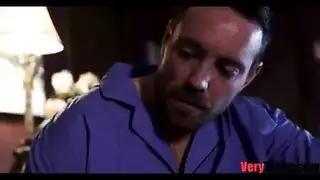جنس عائلي xxx: الأب يضرب كس المراهقة حتى تصرخ
