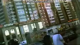 يأخذ الشقراء الجميلة من الشارع ويطلب منها إنه ينيكها في مقابل المال