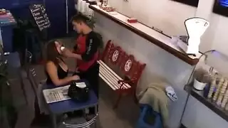 تم التقاطه بالكاميرا: عامل يحصل على مص قضيب رائع من عشيقته السرية