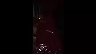 بورن في مكان عام: زوجين يمارسان الجنس بصوت عالٍ في مقاعد السينما